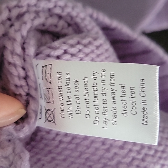 Lioness lilac colored cardigan with extra long sleeves - Picture 5 of 9